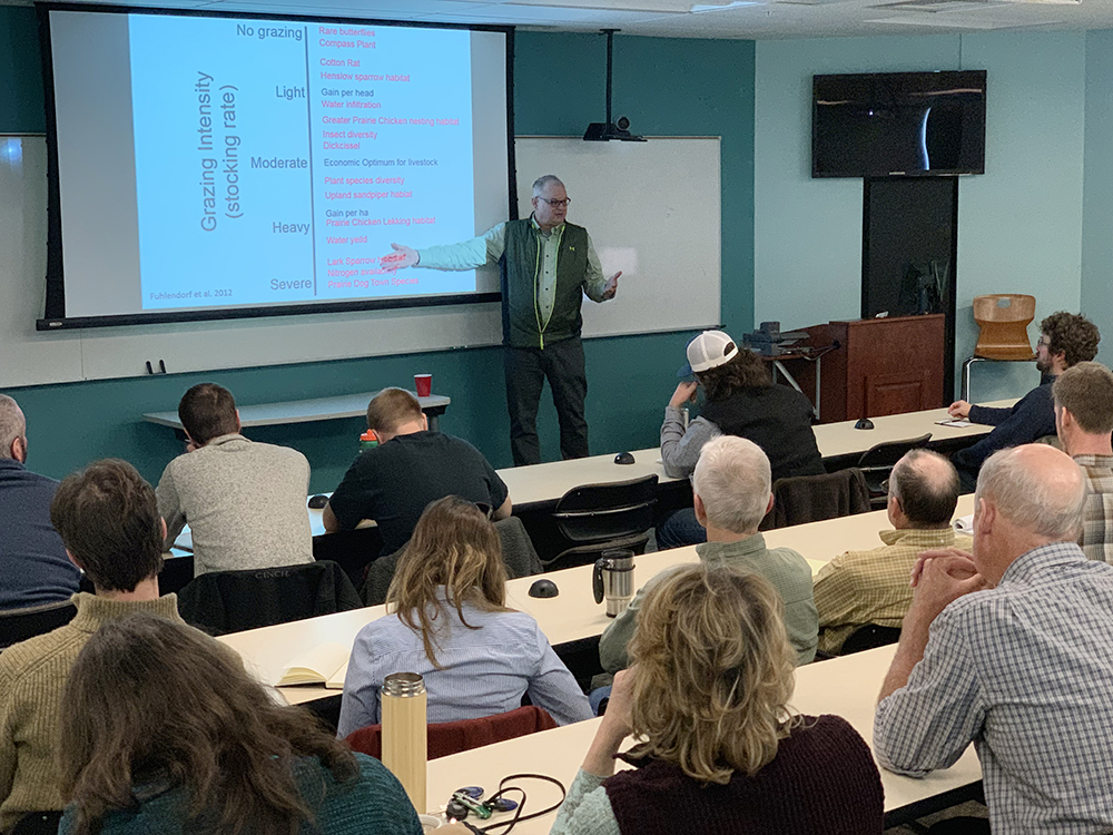 Dr. Fuhlendorf also presented an evening seminar on the topic "Fire and Rangelands: Historical, Recent Past and Future Role in Conservation".